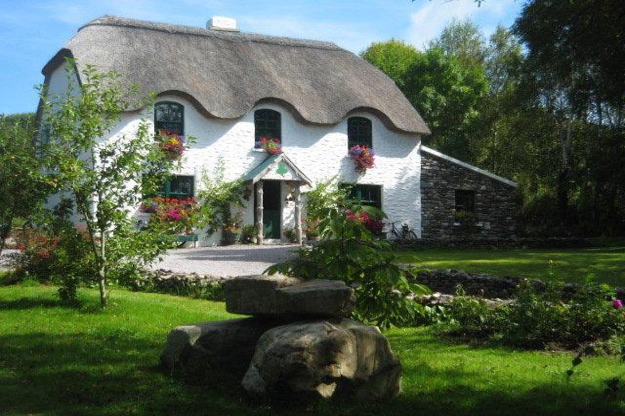 Lissyclearig Thatched Cottage ケンメア エクステリア 写真