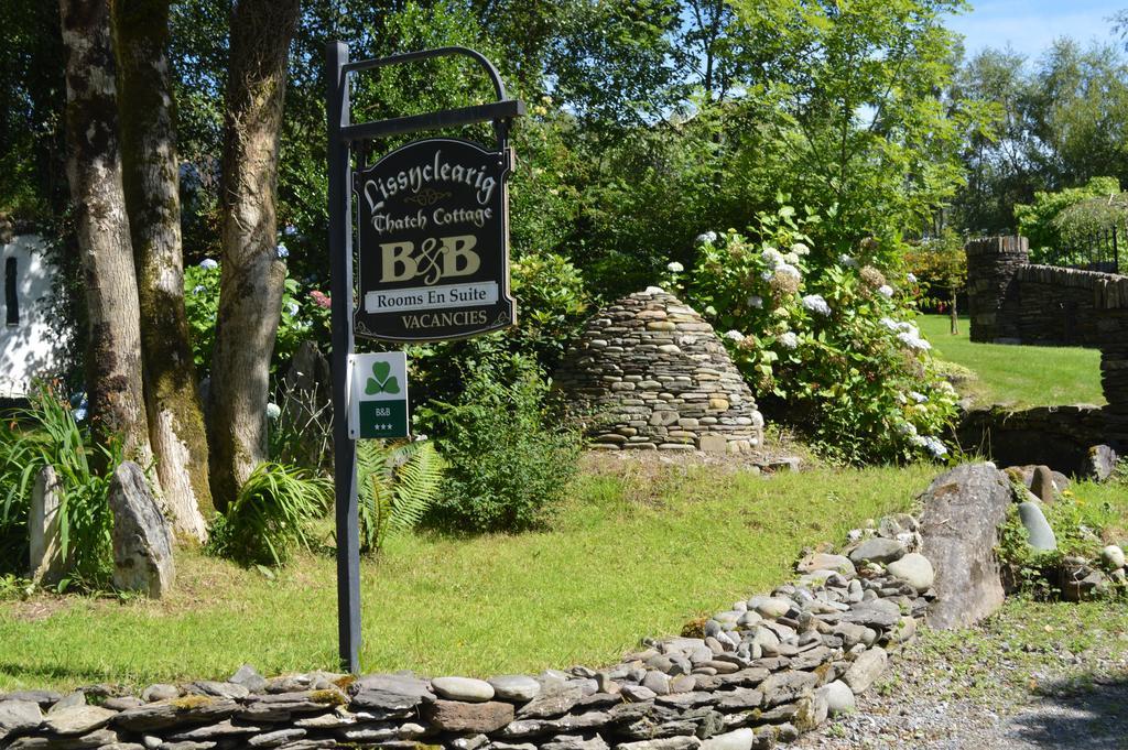 Lissyclearig Thatched Cottage ケンメア エクステリア 写真